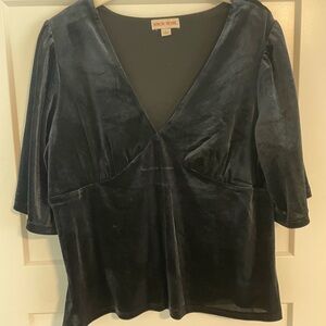 Knox Rose Women's Black Velvet Top